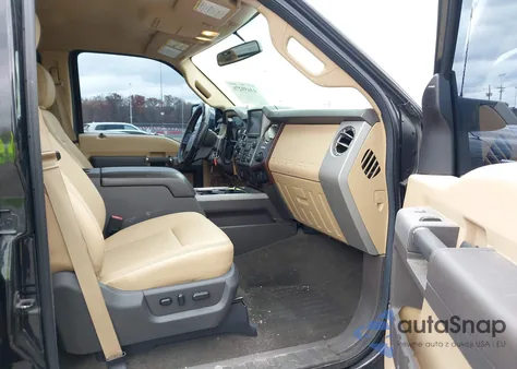 2015 Ford F-250 Lariat z USA, uszkodzony, nr VIN 1FT7W2B60FEC20521